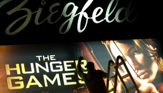 دور السينما تسعى لاستقطاب الجمهور بطرق جذابة