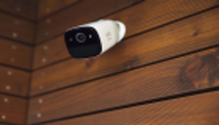 آنكر تطلق كاميرا مراقبة ببطارية تعمل 365 يوما