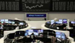 الأسهم الأوروبية تغلق عند أعلى مستوى في عامين