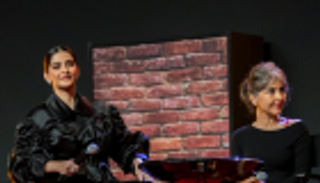 أنوجا شوشان وسونام كابور تستعرضان مسيرتهما الفنية بـ"الشارقة للكتاب"