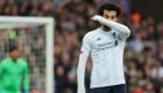 الإصابة تبعد صلاح عن تشكيلة ليفربول في مباراة جينك