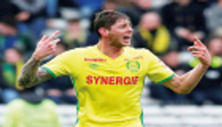 مستحقات سالا تهدد كارديف سيتي بعقوبة قاسية