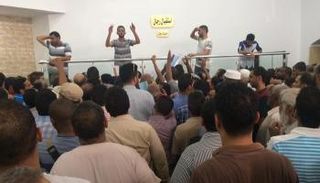 معاناة مستمرة لليبيين مع جوازات المنطقة الغربية