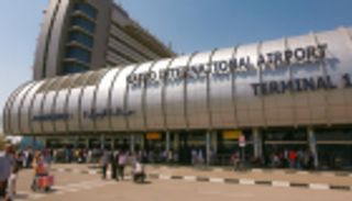 مصر للطيران تحصد مليار جنيه إيرادات الخطوط الجوية في شهرين