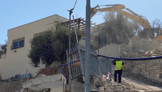 عملية هدم منزل بمدينة القدس الشرقية