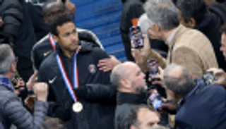 القضاء يرفض معاقبة نيمار على "لكمة" مشجع رين