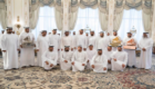 محمد بن زايد يستقبل اللجنة المنظمة والفائزين في سباق دلما الثالث