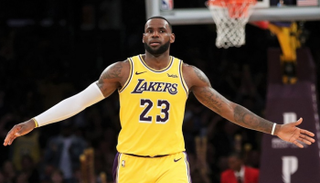 ليبرون جيمس 