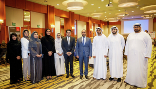 الوفد الإماراتي خلال فعاليات المعرض