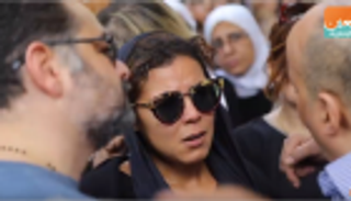 انهيار الفنانة ناهد السباعي في جنازة هيثم أحمد زكي