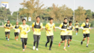 "الأبيض الشاب" يختتم استعداداته لمواجهة قيرغستان في تصفيات كأس آسيا