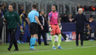 كايل ووكر يحرس مرمى مانشستر سيتي أمام أتالانتا