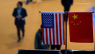 مسؤول أمريكي يكشف مفاجأة بشأن الرسوم الجمركية على الصين