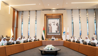 الشيخ محمد بن زايد آل نهيان خلال اجتماع المجلس الأعلى للبترول