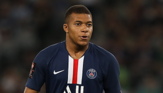 مبابي مهاجم باريس سان جيرمان