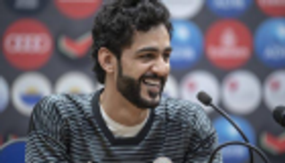 حارس الشارقة الإماراتي يمتدح أداء العنبري بعد الفوز على الجزيرة