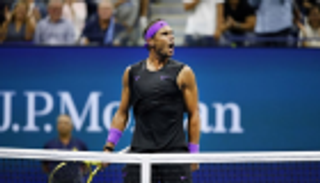 نادال يتحدى آلام البطن ويتدرب على الإرسال