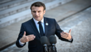 البوسنة تستدعي سفير فرنسا بعد تصريحات ماكرون حول "إرهابيين عائدين"