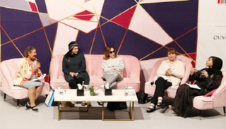 جانب من جلسات قمة "PublisHer"