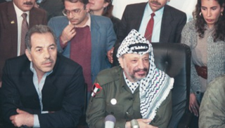 أحمد عبدالرحمن وياسر عرفات-أرشيفية