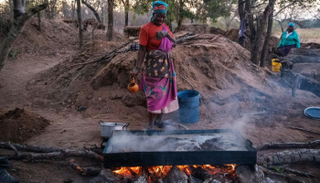 نداهيني ماشيلي منتجة ملح في جنوب أفريقيا