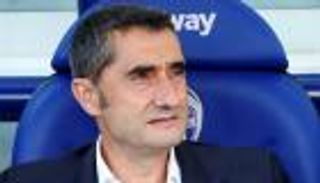 "لم تخطر على بالنا".. برشلونة يستبعد إقالة "العظيم" فالفيردي