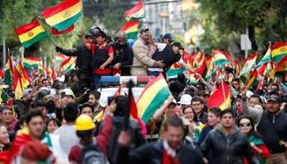جانب من احتفالات البوليفيين في لاباز