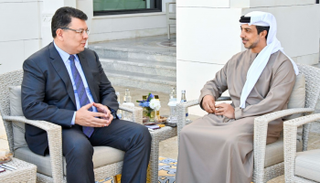 منصور بن زايد يستقبل وزير الطاقة الكازاخي
