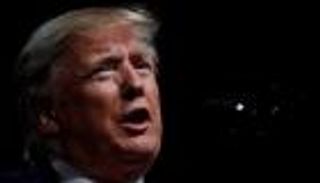 ترامب يهاجم " الفيدرالي" : أضعف القدرة التنافسية لأمريكا