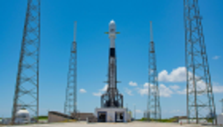 "سبايس إكس" تطلق 60 قمرا صناعيا لتوفير الإنترنت الفضائي