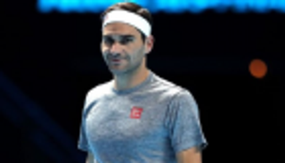 فيدرر يهزم بيريتيني ويبقي على آماله في البطولة الختامية للتنس