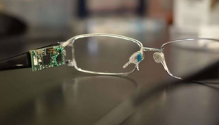 نظارة تقيس مستويات مرض السكري والفيتامينات بالدم
