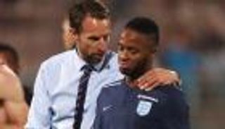 مشادات ليفربول والسيتي تطيح بسترلينج من إنجلترا