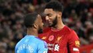 سترلينج يعلن انتهاء خلافه مع جوميز في معسكر إنجلترا