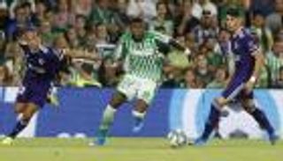 ظهير ريال بيتيس يحلم بصناعة التاريخ في برشلونة