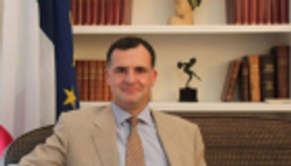 موفد فرنسي في لبنان.. وتشكيل الحكومة أولوية