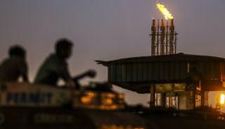 الهند تعتزم دعوة شركات أجنبية للاستثمار في شركات نفط مملوكة للدولة