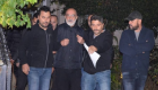 سلطات أردوغان تعتقل صحفيا وتسجن قاضيا سابقا بتهمة "غولن"