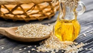 فوائد زيت السمسم للشعر