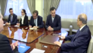 ماكرون مستعد لمساعدة لبنان.. وعون: نعمل على تشكيل الحكومة