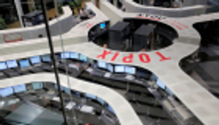 نيكي يهبط.. وكلمة ترامب واحتجاجات هونج كونج تضعفان المعنويات