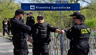 عناصر من الشرطة البولندية - أ.ف.ب