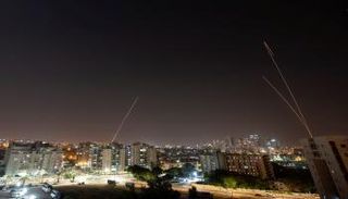 إسرائيل تواصل التصعيد في قطاع غزة - رويترز