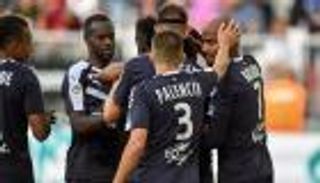 موهبة جزائرية تظهر لأول مرة في مران بوردو الفرنسي