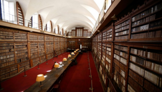 مجهول يخفي الكتب المنتقدة لترامب بمكتبة أمريكية - أرشيفية