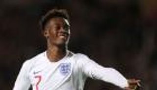 هودسون أودوي.. من أقفاص الطفولة إلى ألفية إنجلترا الأولى