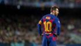 المراوغات تقود لاعبا جزائريا للتفوق على ميسي