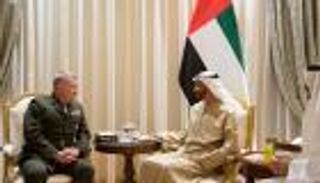 محمد بن زايد وماكنزي يبحثان التعاون الدفاعي والعسكري