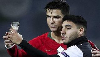 رونالدو مع المشجع