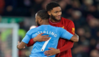 ستيرلنج يرفض صافرات الاستهجان ضد جوميز